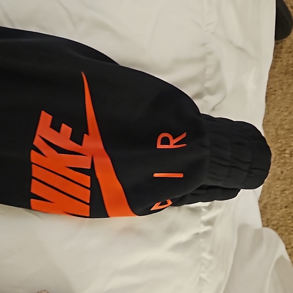 Sweatpants - Picture 2 of 4